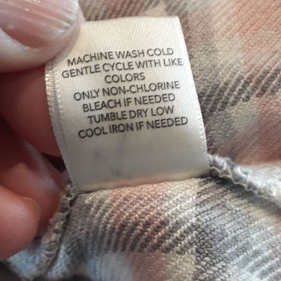 Women' size S cozy flannel feel shirt with snap front - Picture 6 of 6